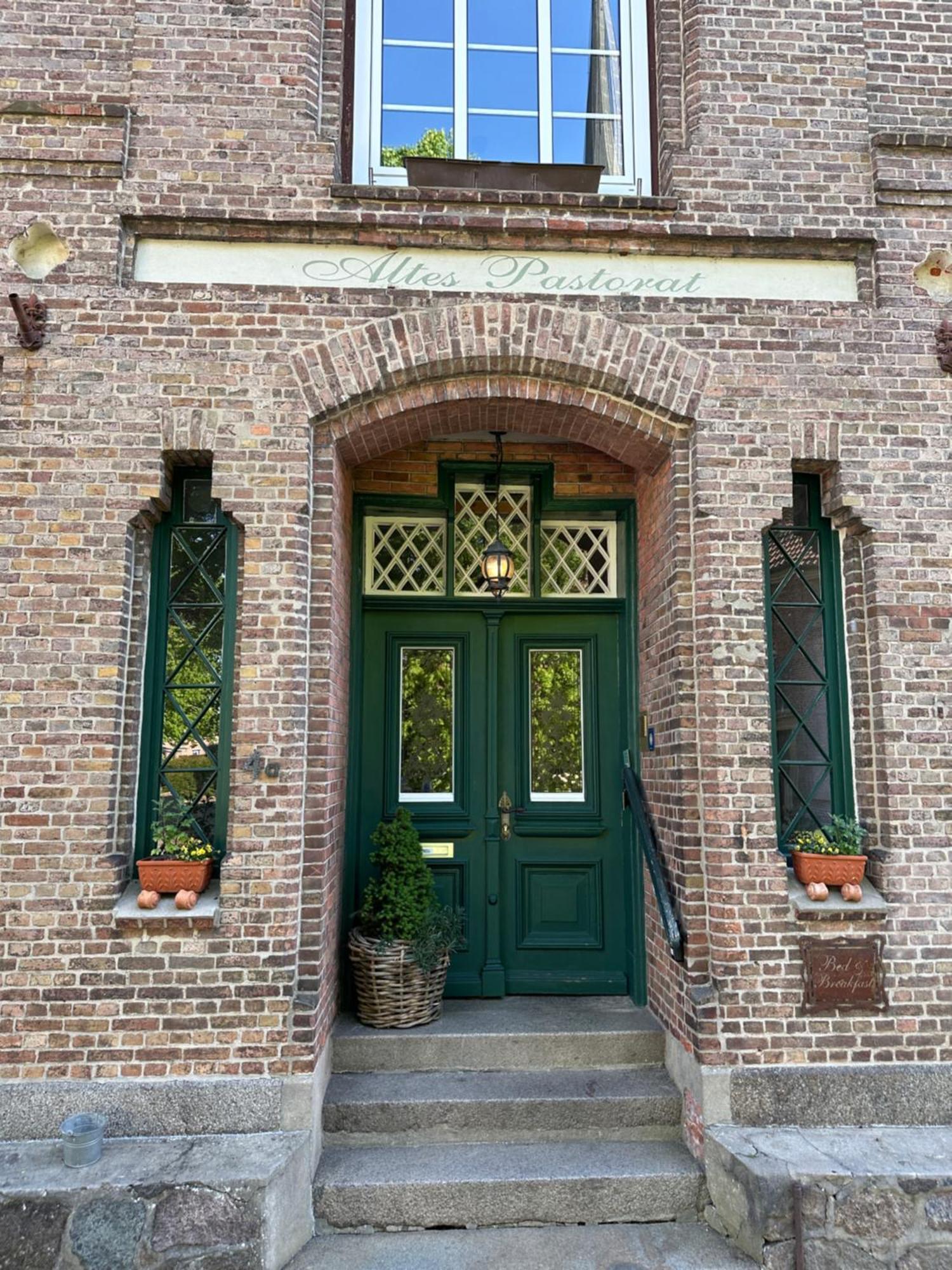 Altes Pastorat Bed & Breakfast Barmstedt Exterior photo